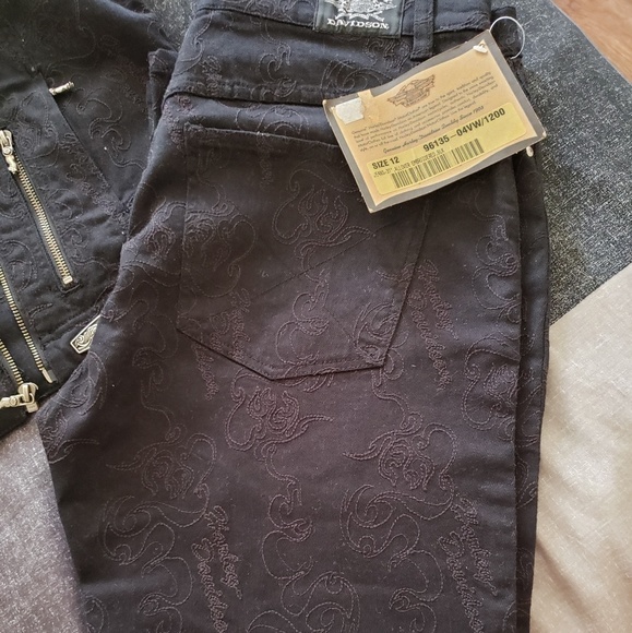 Harley Davidson riding suit - Picture 2 of 4